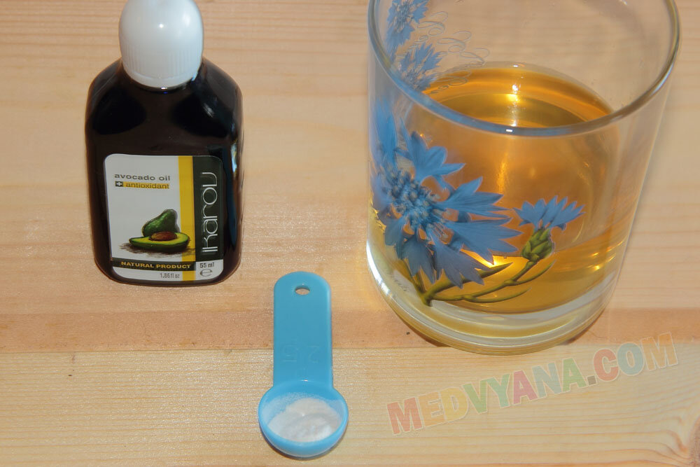 Порошок гиалуронки, масло и зеленый чай. Фото автора канала