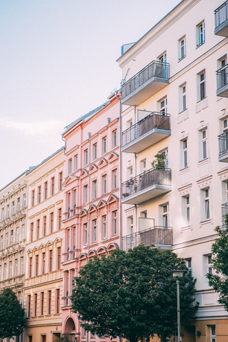 https://images.unsplash.com/photo-1530398231547-70832467b336?ixlib=rb-1.2.1&ixid=eyJhcHBfaWQiOjEyMDd9&auto=format&fit=crop&w=634&q=80 