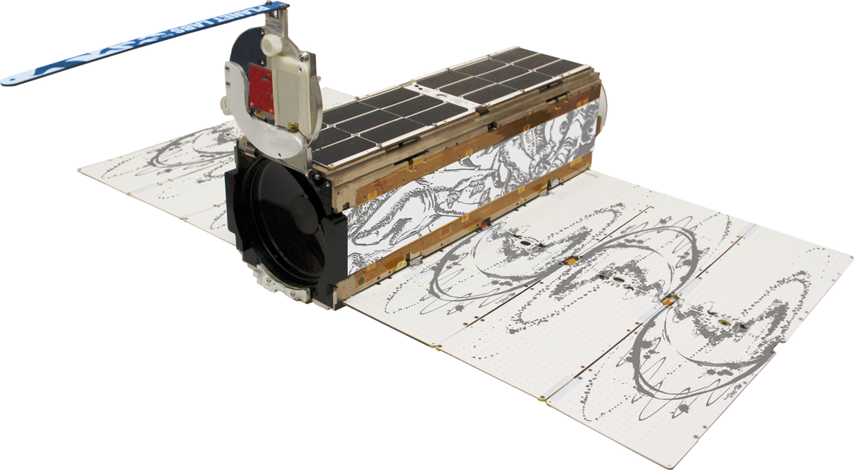 (Dove) Голубь-это модифицированная версия тройного спутника CubeSat, тип стандартизированного спутника, размером около 10 сантиметров в ширину и почти 30 сантиметров в длину.