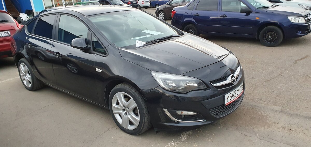 Astra J Седан