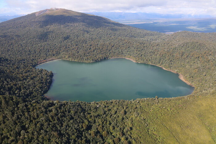 Ротопоунаму – озеро в Новой Зеландии с 