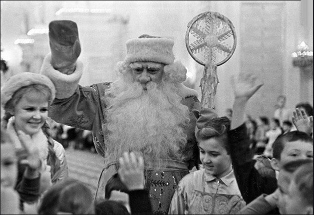 Дед Мороз и Снегурочка.  Фото 1963 г.