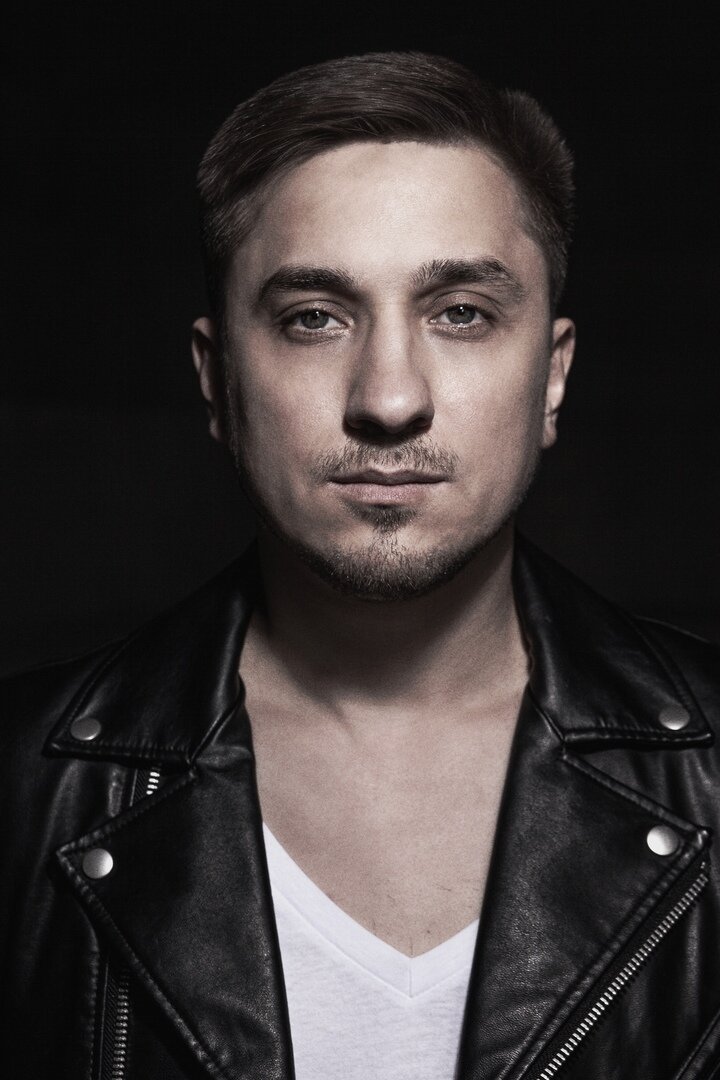 Автор и исполнитель песен с этого альбома, Василий Ермолович