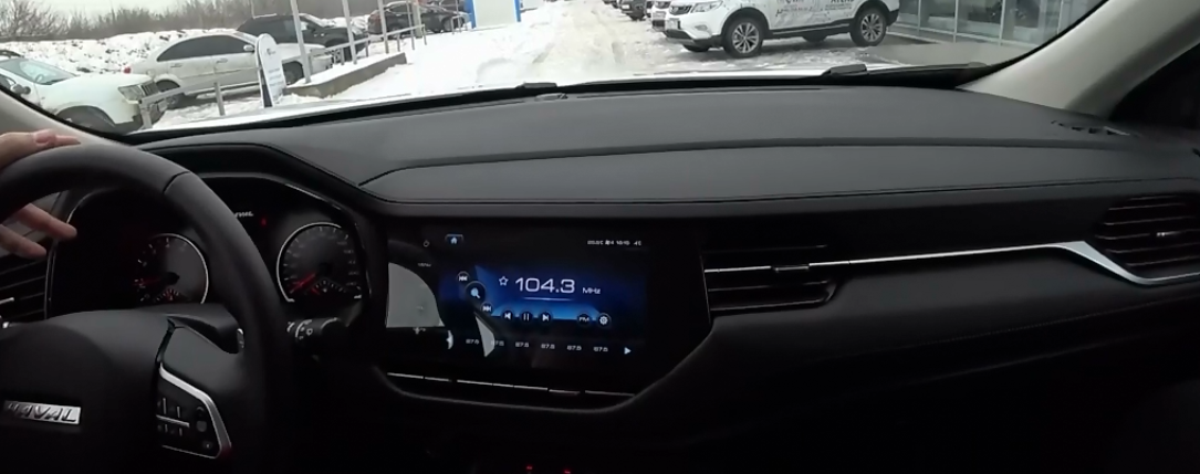 Панель приборов haval F7 - Очень напоминает Volkswagen Tuareg - последний. 