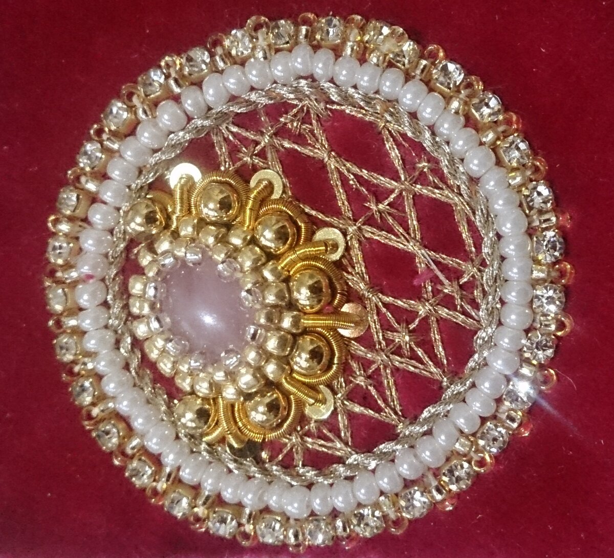 Брошка будет состоять из двух деталей.