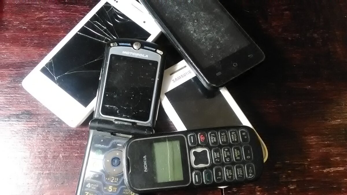 МОБИЛЬНЫЕ ТЕЛЕФОНЫ НАЧИНАЮТ НАДОЕДАТЬ. ИНОГДА ДАЖЕ ЛУЧШИЙ СМАРТФОН ЛУЧШЕ НАДОЛГО ВЫКЛЮЧИТЬ.