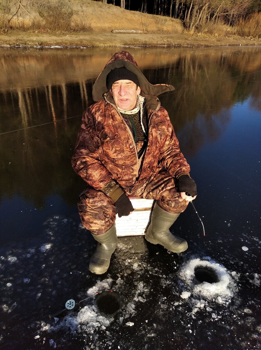 Зимняя рыбалка на прекрасном озере