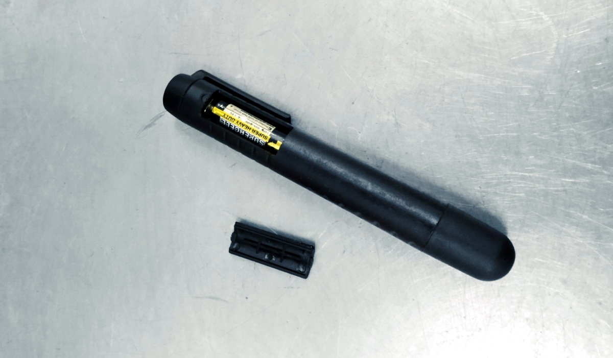 Аккуратней с защелкой, она очень хрупкая