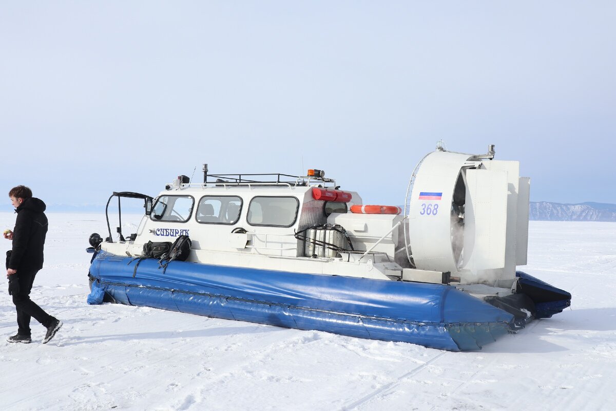Покаталась по льду Байкала на необычном транспорте: рассказываю о своих впечатлениях