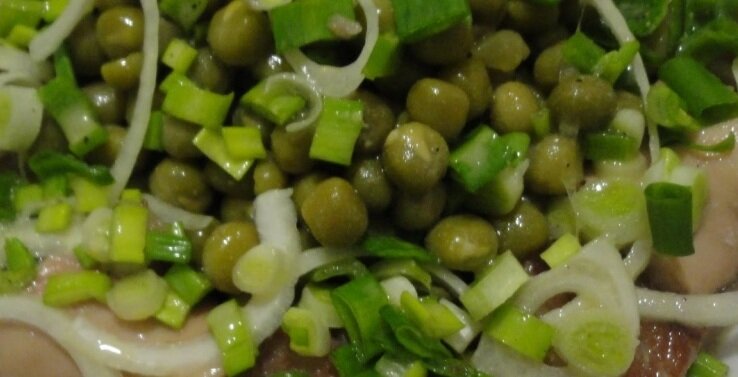 Салат из капусты с вареными яйцами и консервированным горошком рецепт пошаговый 
