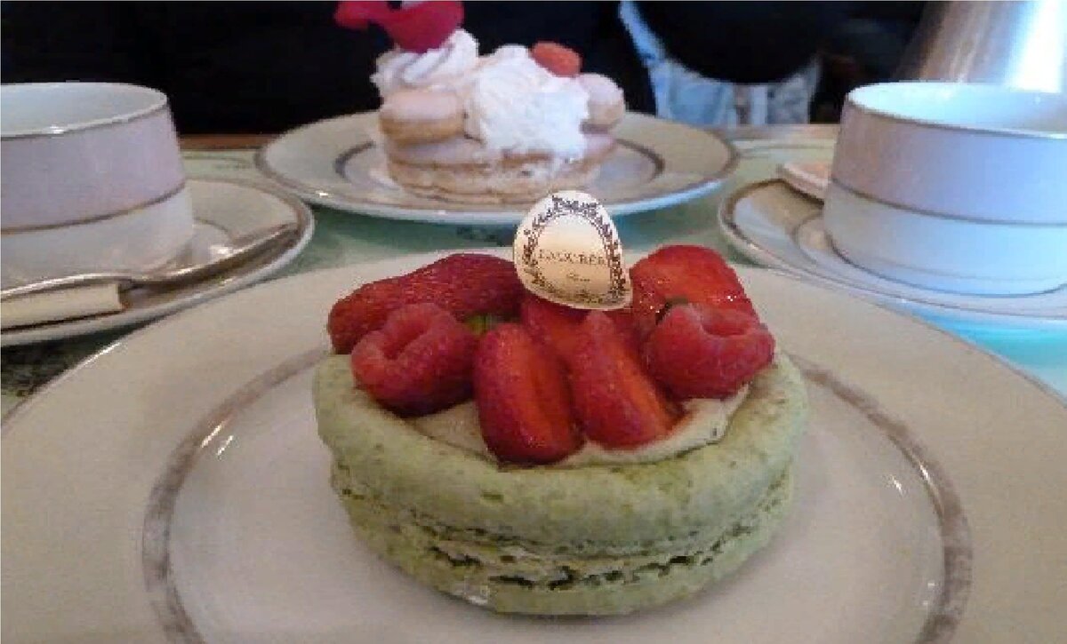 Меню Laduree сент Оноре роза