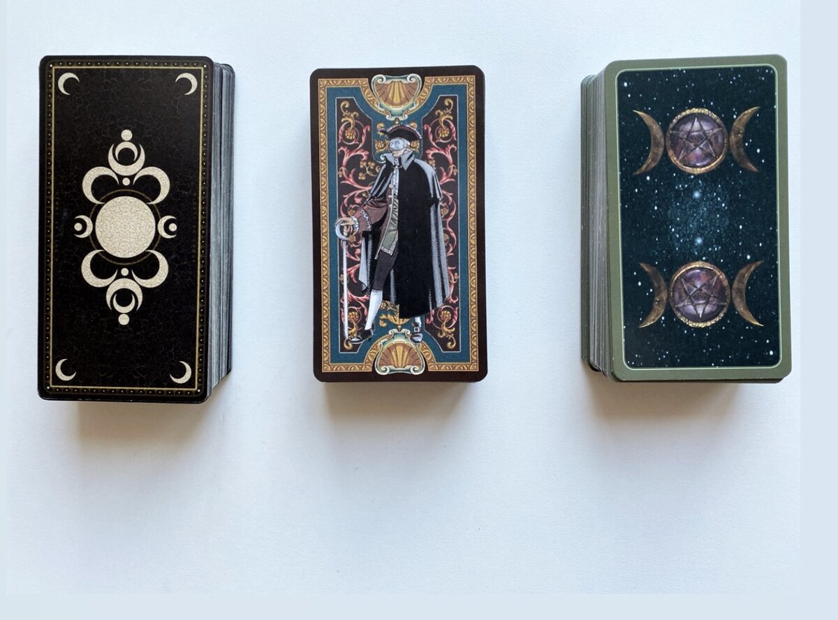 Точка или запятая в отношениях гадание таро. Фото автора 