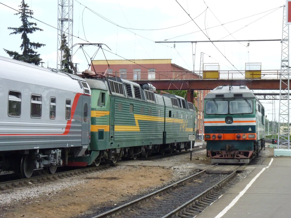 Еще один ЧС7 на ст. Орел, а также ТЭП70-0277, 24.06.2011