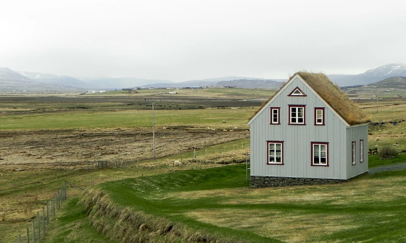 Исландский пейзаж с www.pixabay.com. Согласитесь, не худшее место, чтобы побыть с семьёй какое-то время.