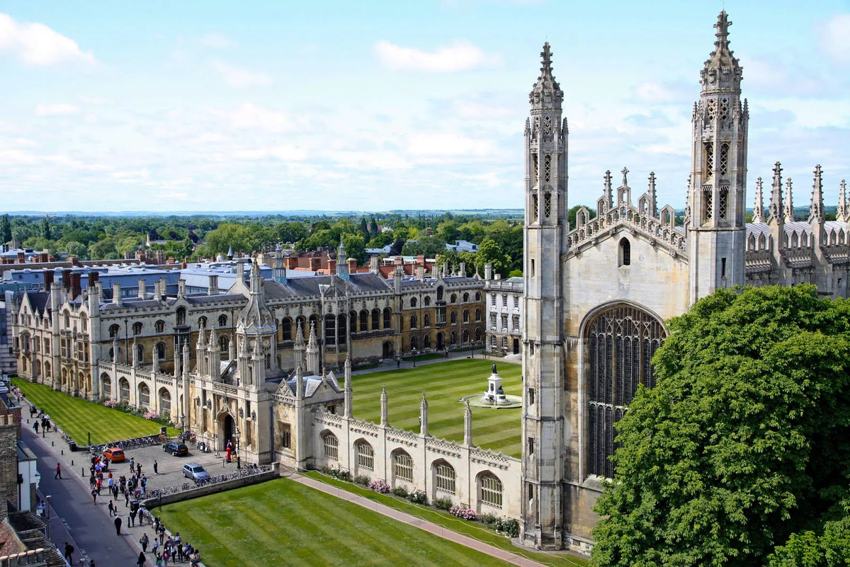 Университеты англии самые. Кембриджский университет в Англии. Кембриджский университет Кембридж. Кембриджский университет (Кембридж, Великобритания). Кембридж Англия колледжи.