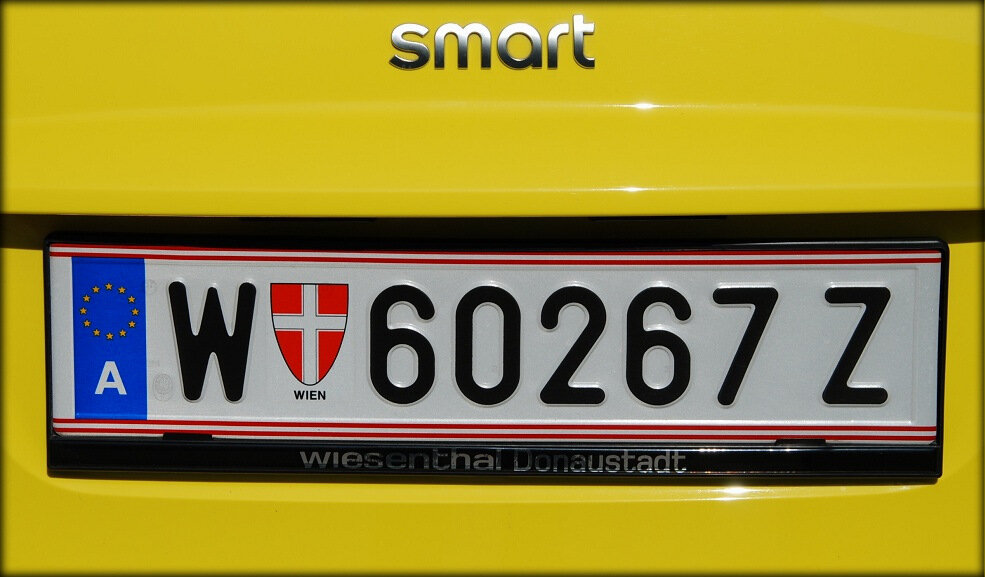 Автомобильные номера rso. Автомобильный номер lpr. Номерной знак автомобиля dpr. Флаги на номерах машин. Красный флаг на номерах.