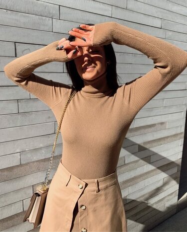 Фото с сайта http://modnaya-krasivaya.ru/modnye-platya-osen-zima-2020/