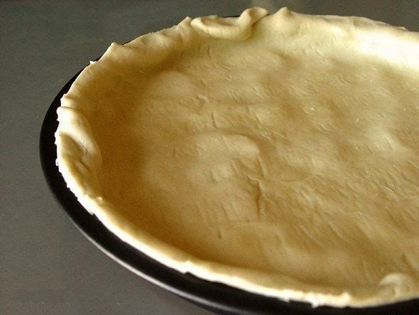 Накрытые кусочки бананов тестом