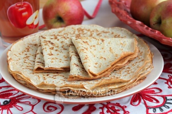 Взбить яйца с сахаром и солью. Добавить молоко, перемешать. Затем добавить овсяную муку, перемешать. Обжарить блинчики на сковороде, смазанной растительным маслом.