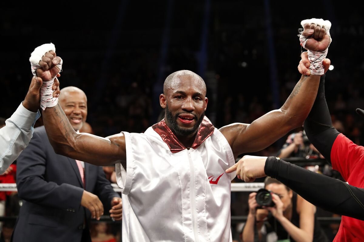 Кубинец Угас, проживающий в США  -новый чемпион WBA.  фото: картинки яндекса.