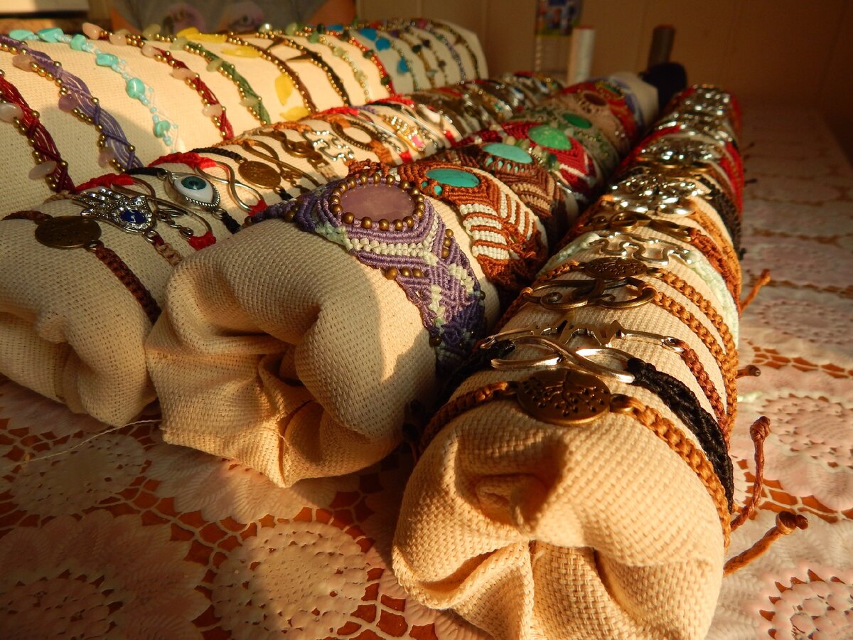 Плетёные браслеты