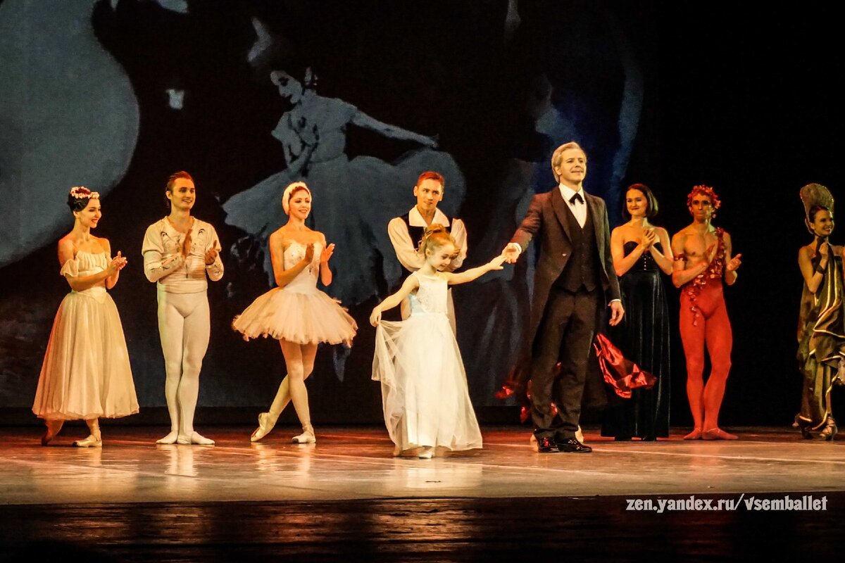 Поклоны. Воспитанница балетной студии-Анна Павлова в детстве, актер Евгений Миронов - Виктор Дандре