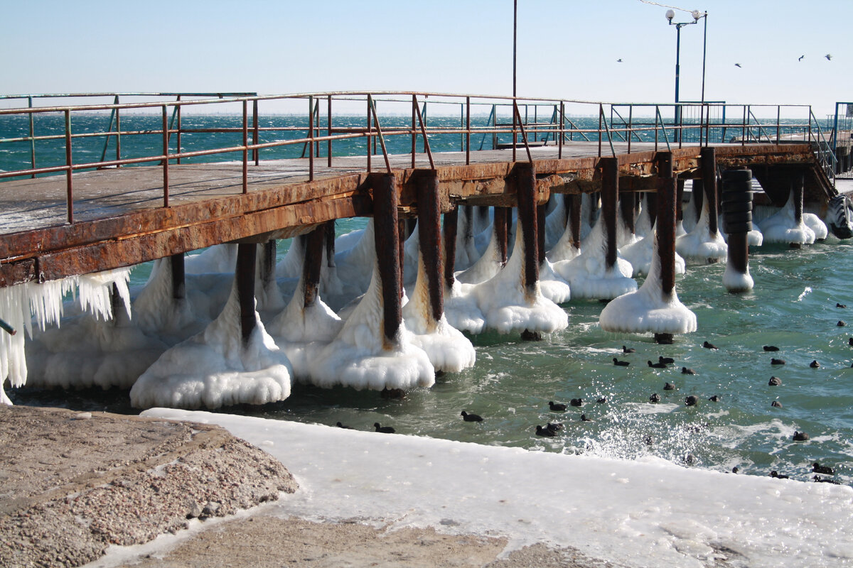 А вы видели такую Евпаторию? На мой взгляд зимой этот город не менее прекрасен, чем летом