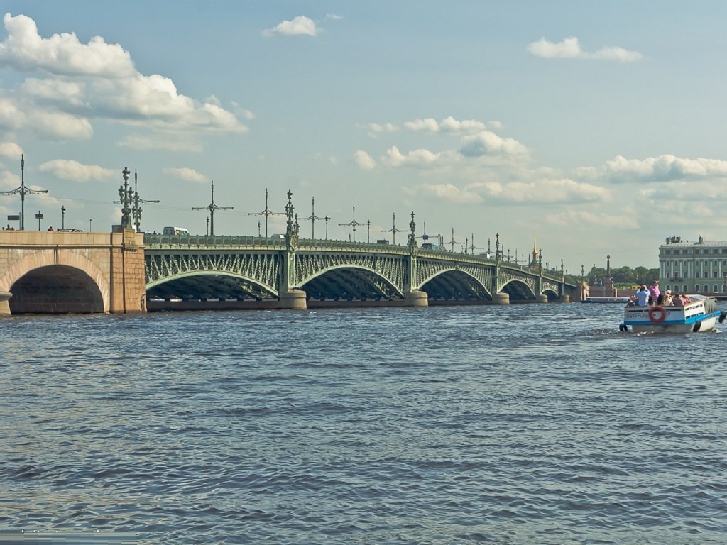 Питер литейный мост фото Литейный мост в Санкт-Петербурге.Древний камень Атакан. Петербургские интереснос