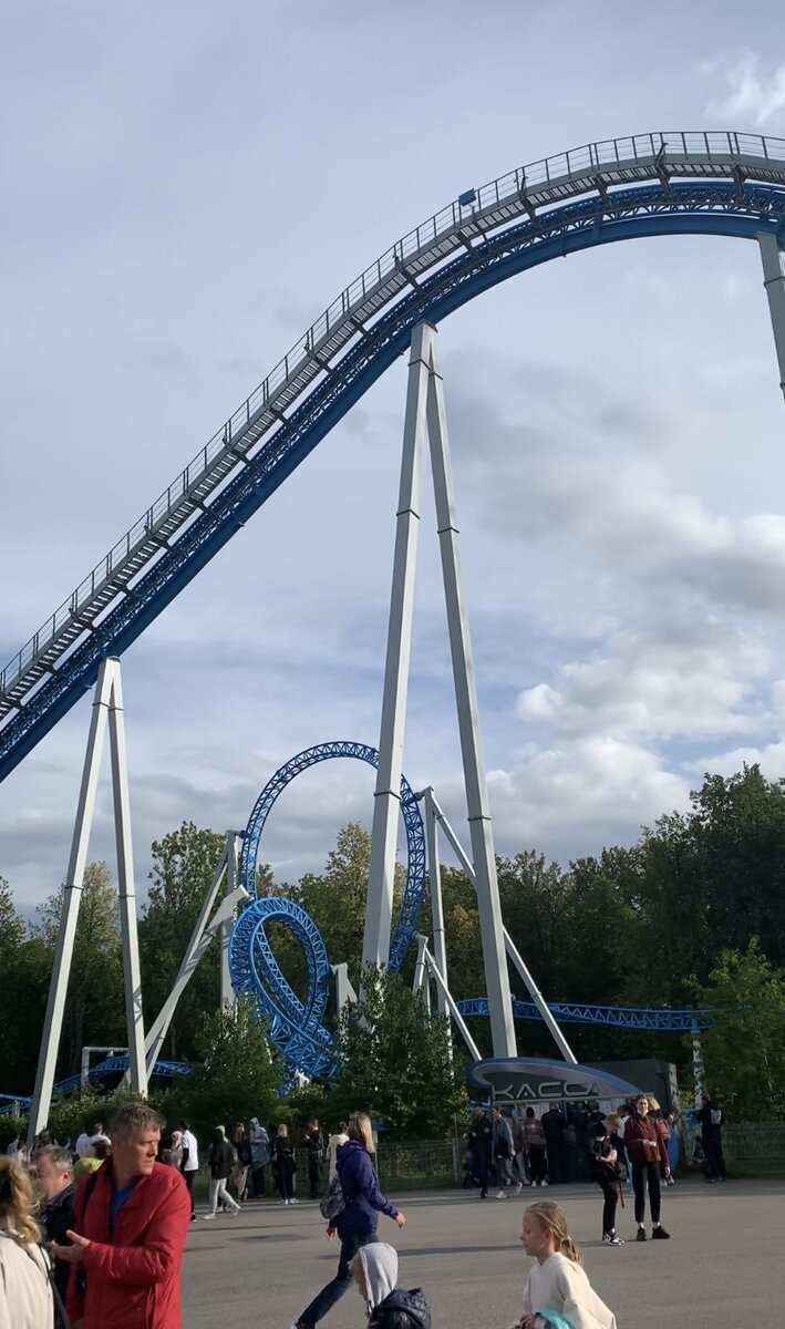 «Великолукский мясокомбинат-2». В парке несколько видов таких американских горок, эта признана самой страшной. 