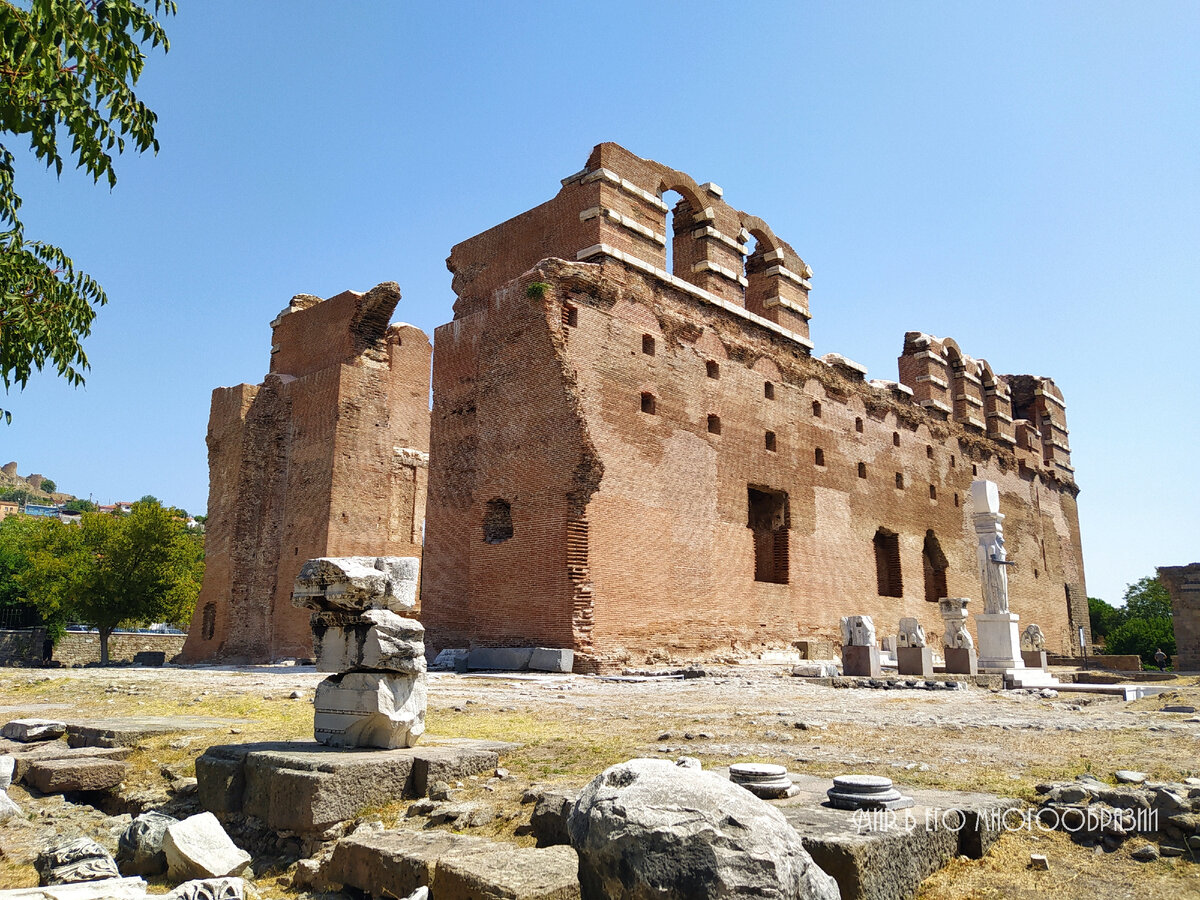 Красная базилика в Пергаме. Здесь и далее фото "Мир в его многообразии"