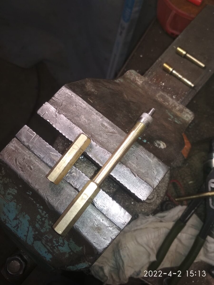 Удлинитель для внутреннего колеса и тот же удлинитель с обрезанной частью. Фото автора.