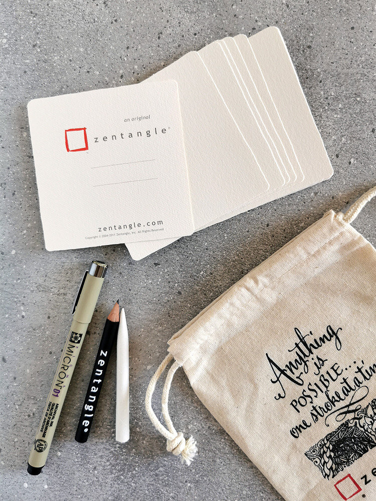 Инструменты для Зентангла: бумажные плиточки, линер, карандаш, растушевка