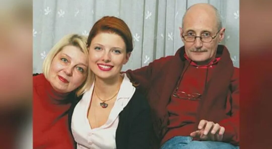 Актриса с родителями 