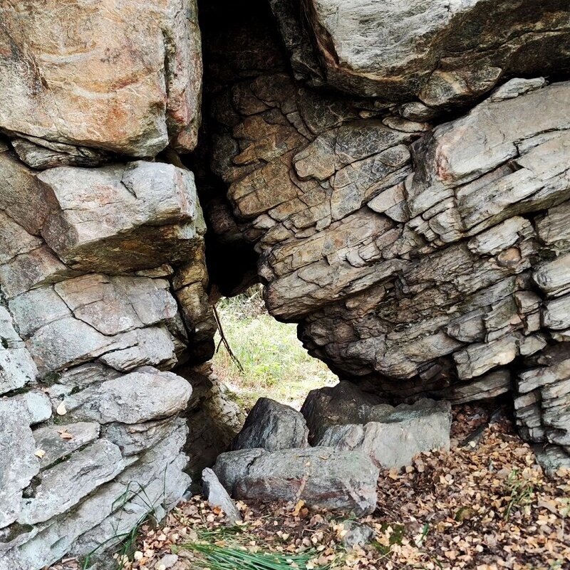 Скалы на горе Уй-таш, Башкортостан. Фото: Василий Шеметов