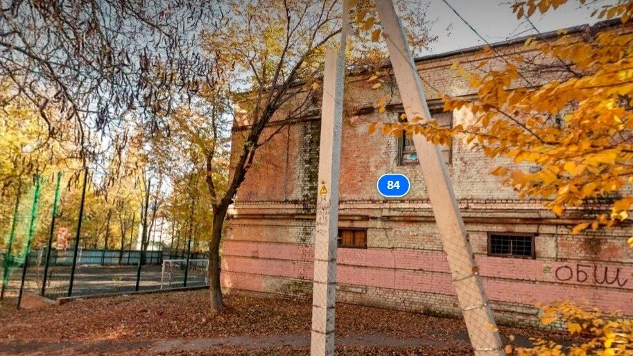     В редакцию RostovGazeta поступают жалобы людей на холод в квартирах. Ростовчане возмущаются, что отопление к их домам до сих пор не подключено. Причины этому разные, от прорывов сетей теплоснабжения до банальной халатности.