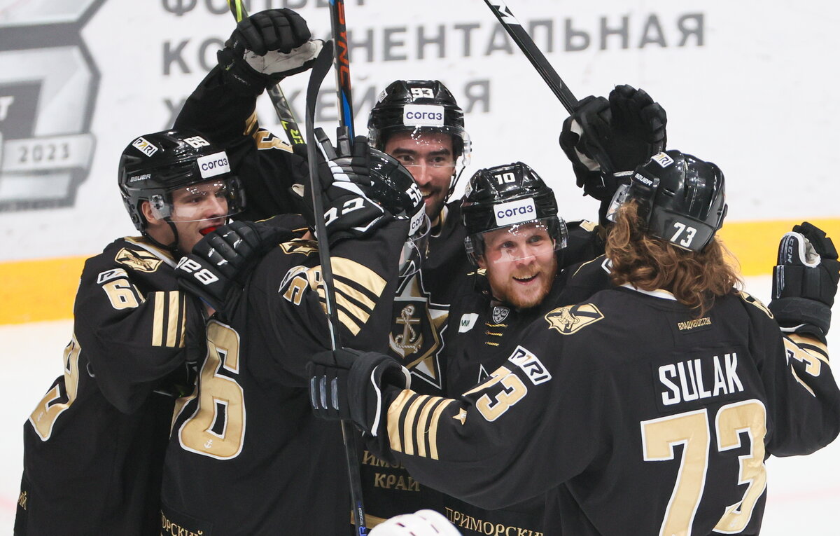    Хоккеисты "Адмирала"  Юрий Смитюк/ТАСС