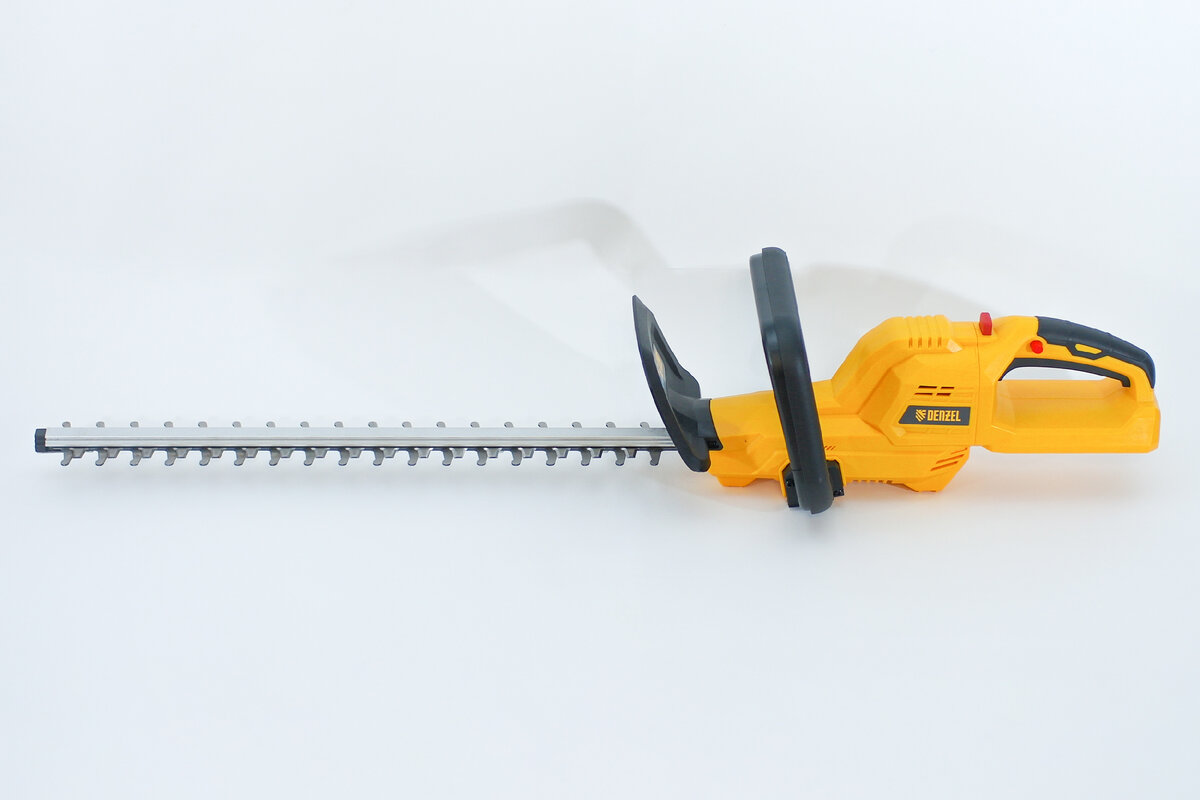Denzel RBC510-36 Cordless Brush Cutter – аккумуляторный садовый кусторез с мощным коллекторным электромотором на 36V, комплектующийся сразу двумя аккумуляторами. Что из этого вышло, узнаем далее.-12