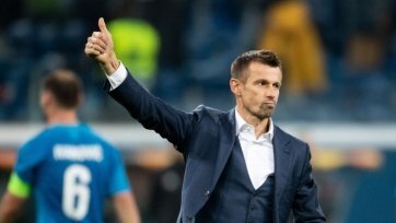 Для «Зенита» это пятый титул чемпиона России. Ранее сине-бело-голубые выигрывали Премьер-лигу в сезонах 2007, 2010, 2011/12 и 2014/15.
