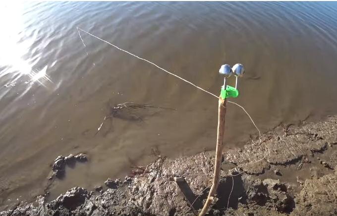 палку воткнул и готово