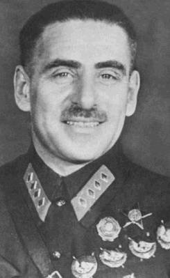 Василий Константинович Блюхер, был в числе первых кто был награжден орденом Красного Знамени РСФСР в 1918 г. и орденом Красной Звезды в 1930 г.