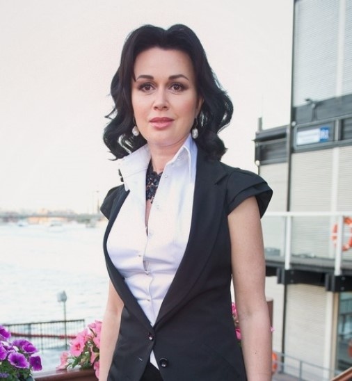 Анастасия Заворотнюк