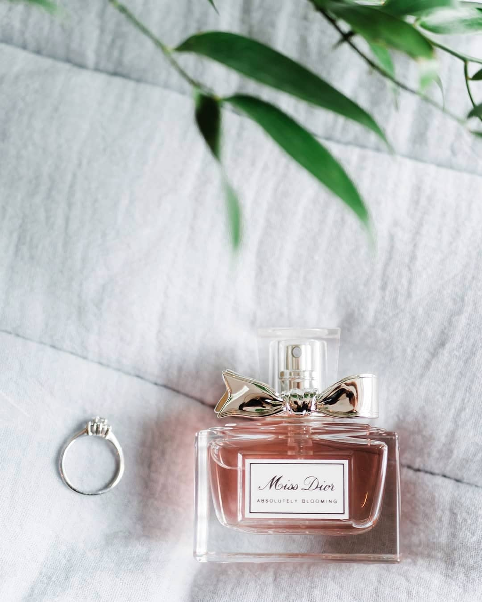 Духи любимая женщина. Любимые духи одри хэпберн. Любимые ароматы элизабет тейлор. Парфюм в подарок. Косметика духи.