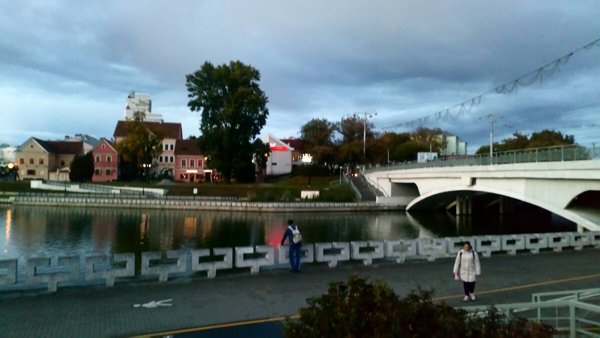 Вид на Троицкое поместье, где находится хостел Тринити.