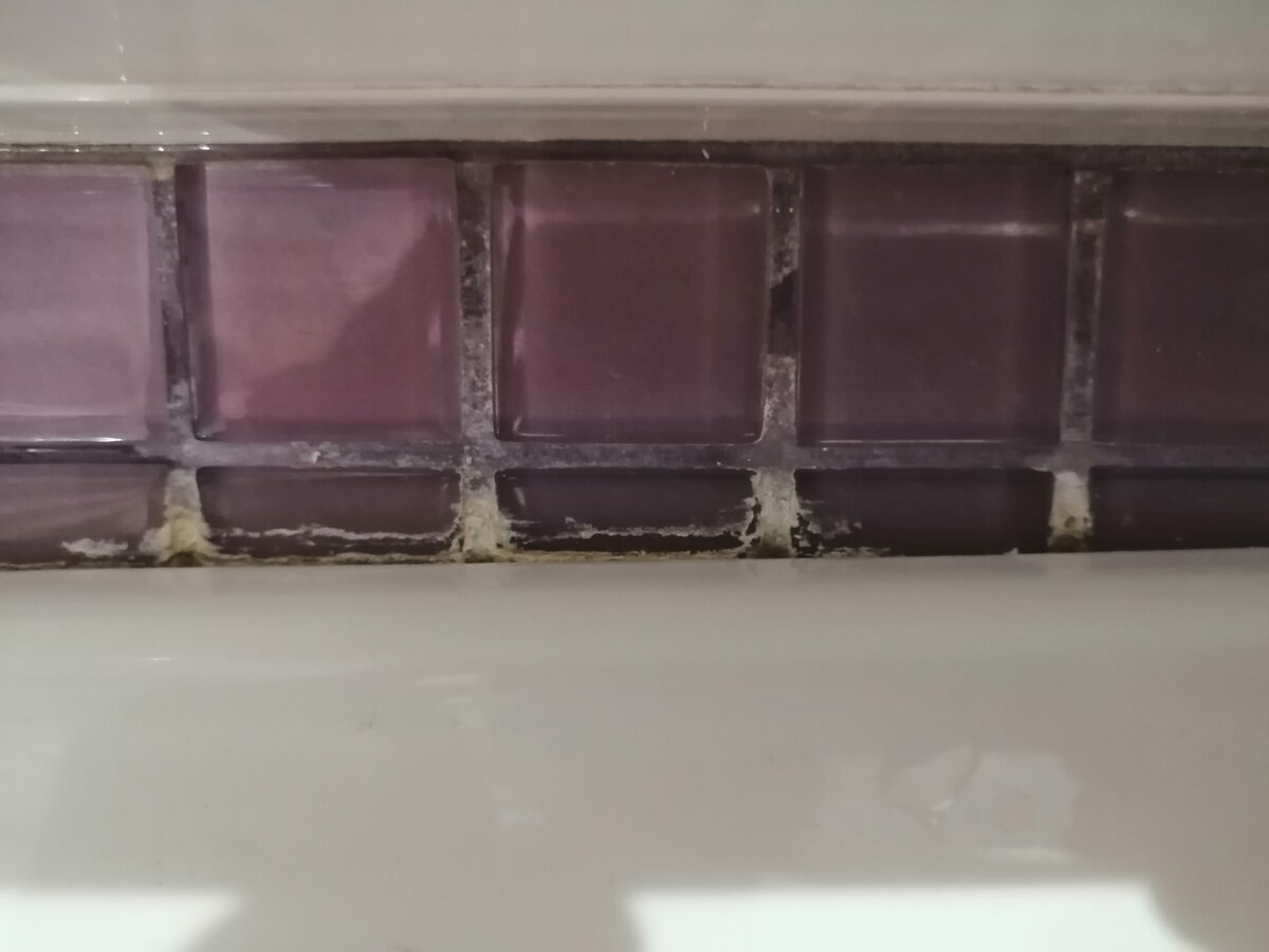 Плесень на герметике