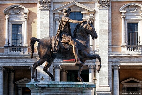 Та самая статуя.