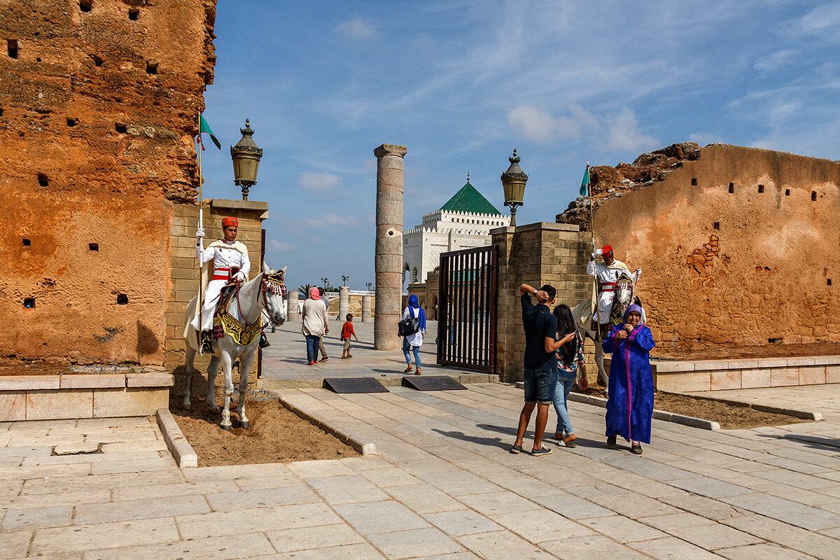 Столица страны рабат. Рабат Марокко. Рабат достопримечательности. Население рабата Марокко. Рабат люди.