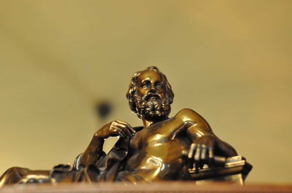 https://cdn.pixabay.com/photo/2015/01/25/10/35/bronze-610837_960_720.jpg