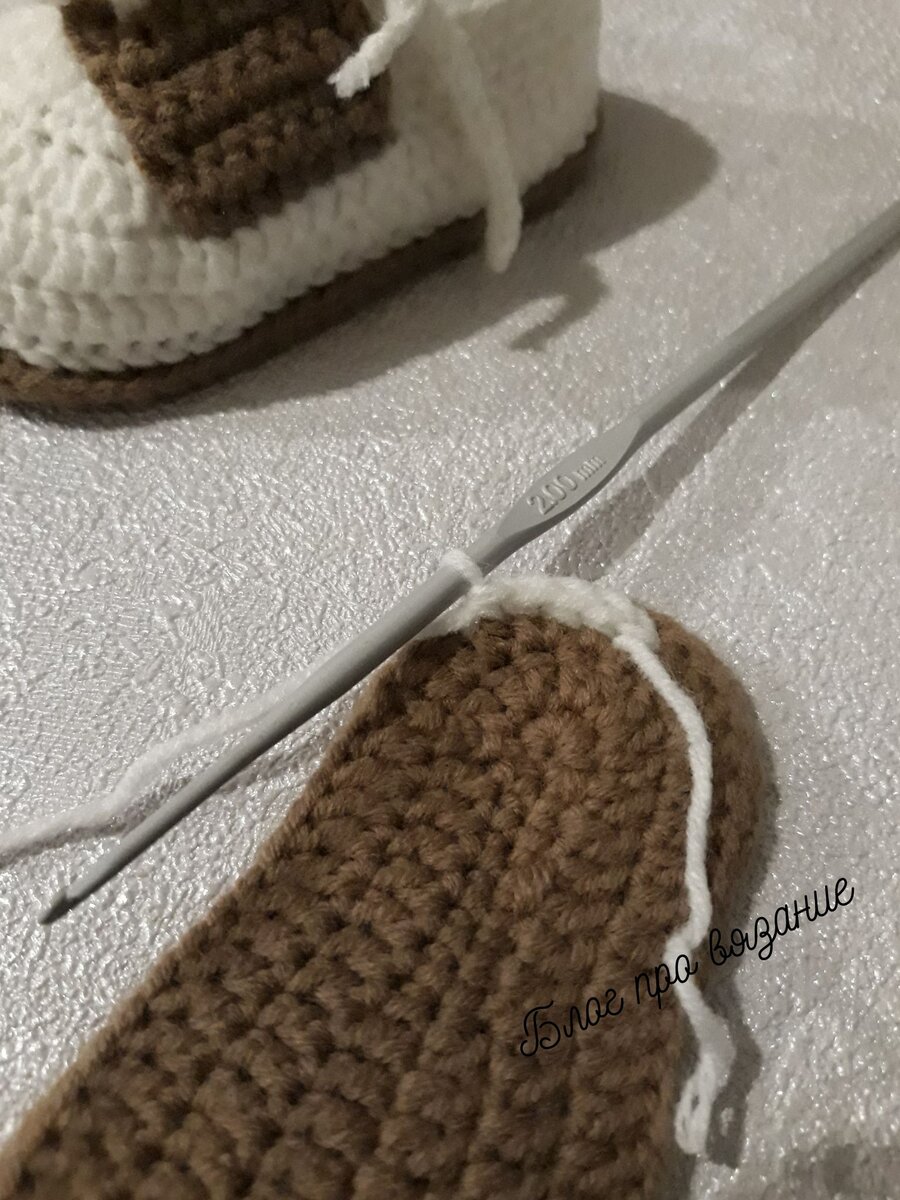 Вяжем столбиками без накида до конца ряда