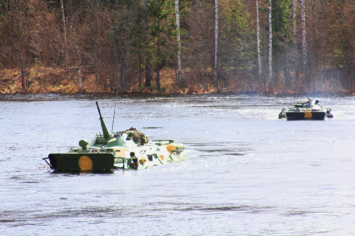 Почему военные БТР и БМП не тонут в воде, секреты инженеров | Техника  времен СССР | Дзен