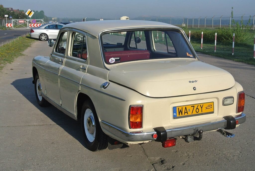 Автомобиль Варшава 223